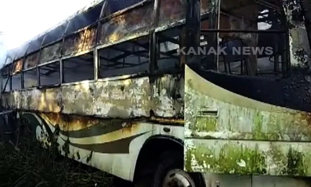 ଭୁବନେଶ୍ୱର : ଖଣ୍ଡଗିରି ମହିନ୍ଦ୍ରା ପେଟ୍ରୋଲ ଟାଙ୍କି ନିକଟରେ ଜଳିଗଲା ୨ଟି ବସ୍