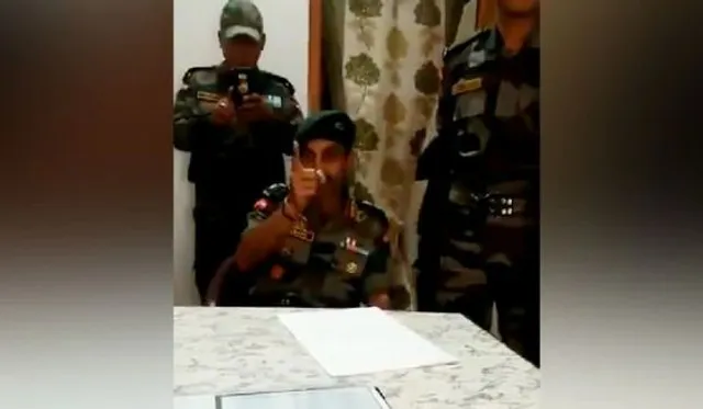 ସେନା ଅଧିକାରୀଙ୍କ ଦାଦାଗିରି ! ଥାନାରେ ପଶି ପୋଲିସଙ୍କୁ କହିଲେ , ପୁଣିଥରେ ଏଭଳି କାମ କଲେ କ’ଣ କରିବି ଭାବି ବି ପାରିବନି । ଦେଖନ୍ତୁ ଭିଡିଓ