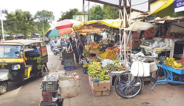 ଜବରଦଖଲକାରୀଙ୍କ ଦଖଲରେ ରାଜଧାନୀ ଫୁଟପାଥ୍ ! ଉଚ୍ଛେଦକାରୀ ଟିମ୍ ଚାନ୍ଦା ନେଇ ଚୁପ୍
