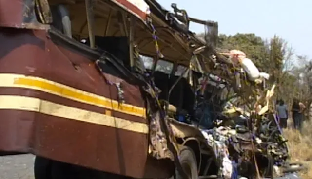 ୨ ଯାତ୍ରୀବାହୀ ବସ ମୁହାଁମୁହାଁ ଧକ୍କା : ଘଟଣା ସ୍ଥଳରେ ଚାଲିଗଲା ୪୭ ଜଣଙ୍କ ଜୀବନ, ଘଟଣାର ଚାଲିଛି ତଦନ୍ତ