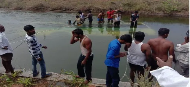 କର୍ଣ୍ଣାଟକ ମଣ୍ଡୟାରେ ବସ ଦୁର୍ଘଟଣା : ୨୫ ଯାତ୍ରୀଙ୍କ ମୃତ୍ୟୁ ହୋଇଥିବା ସୂଚନା,  ମୃତକଙ୍କ ମଧ୍ୟରେ ଅଧିକାଂଶ ରହିଛନ୍ତି ସ୍କୁଲ ପିଲା