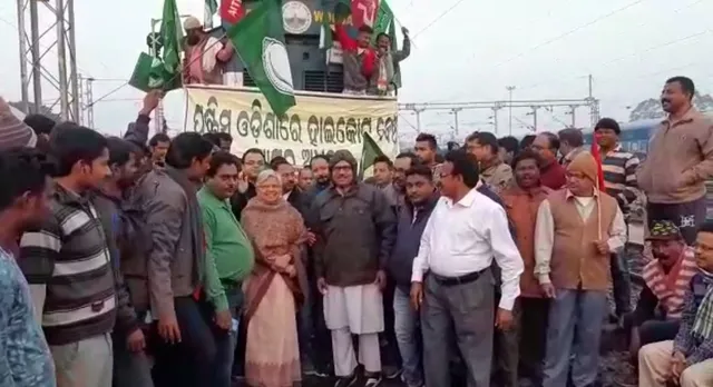 ହାଇକୋର୍ଟ ସ୍ଥାୟୀ ବେଞ୍ଚ ଦାବୀରେ ଆଜିଠୁ ୨ ଦିନିଆ ପଶ୍ଚିମ ଓଡିଶା ବନ୍ଦ । ବନ୍ଦକୁ ୧୮୦ ସାମାଜିକ ସଂଗଠନର ସମର୍ଥନ