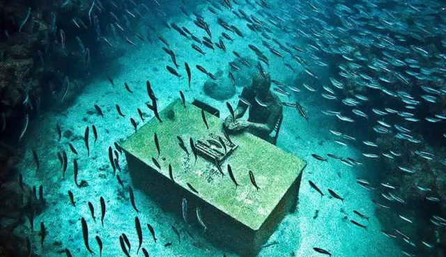 ସମୁଦ୍ର ଭିତରର ଜୀବନକୁ ଅନୁଭବ କରାଏ ସମୁଦ୍ର ମ୍ୟୁଜିୟମ୍ ! ଦେଖନ୍ତୁ ବିଶ୍ୱର ସବୁଠାରୁ ବଡ ଅଣ୍ଡରୱାଟର୍ ମ୍ୟୁଜିୟମ୍ ।