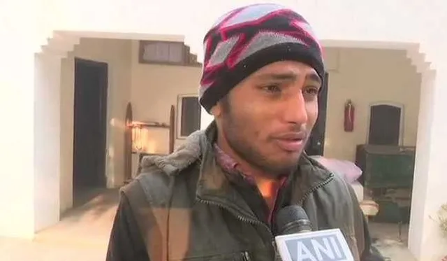 ୟୁପି ପଥରମାଡରେ ପ୍ରାଣ ହରାଇଥିବା କନେଷ୍ଟବଳଙ୍କ ପୁଅ ଉଠାଇଲେ ପ୍ରଶ୍ନ : କହିଲେ, ପୁଲିସ ଯଦି ନିଜର ସୁରକ୍ଷା କରିବାରେ ସକ୍ଷମ ନୁହେଁ, ତେବେ ତାଙ୍କଠୁ କ’ଣ ଆଶା କରାଯାଇପାରିବ ?