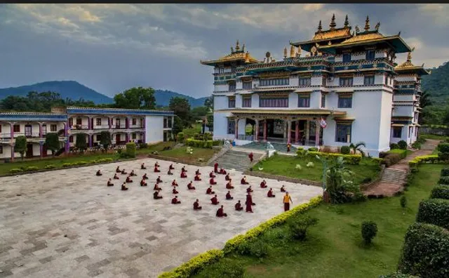 ସହରର କୋଳାହଳମୟରୁ ବାହାରି ପ୍ରକୃତିକୁ ଉପଭୋଗ କରିବାକୁ ଚାହୁଁଥିଲେ ଗଞ୍ଜାମ ଏବଂ ଗଜପତି ଜିଲ୍ଲାର ଏହି ୫ ଟି ସ୍ଥାନକୁ ଯାଆନ୍ତୁ ! ନବବର୍ଷରେ ଉଭୟ ବୁଲିବା ଏବଂ ବଣଭୋଜିର ମଜା ପାଇପାରିବେ ।