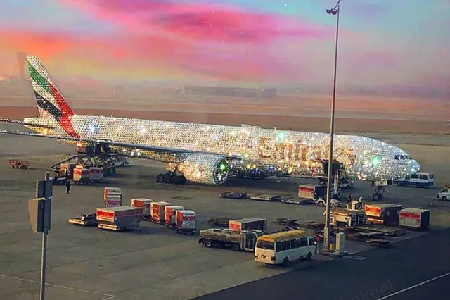 ଡାଇମଣ୍ଡ ଖଚିତ ଏକ ବିମାନ ସୋସିଆଲ ମିଡିଆରେ ହେଉଛି ଭାଇରାଲ । ଜାଣନ୍ତୁ ଏହାର ସତ୍ୟତା