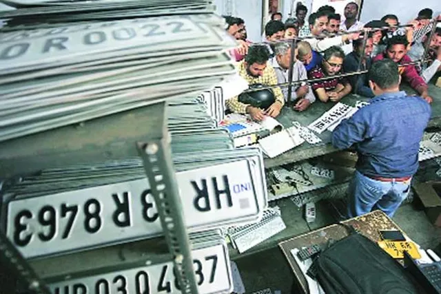 ଏପ୍ରିଲ୍ ପହିଲାରୁ କାରରେ ଲାଗିବ ହାଇ-ସିକ୍ୟୁରିଟି ନମ୍ବର ପ୍ଲେଟ୍ ! ନୂଆ ଗାଡିରେ ଲାଗିବ ହାଇ-ସିକ୍ୟୁରିଟି ନମ୍ବର ଲେଖାଥିବା ପ୍ଲେଟ୍ ।