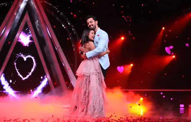 ପ୍ରେମିକଙ୍କ ଠାରୁ ଅଲଗା ହେବାକୁ ନେଇ ମତ ରଖିଲେ ଗାୟିକା ନେହା କକ୍କର ! କହିଲେ କିଛି ଏପରି । 