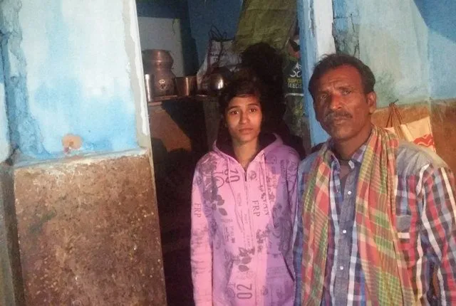 ପକ୍କା ଘର ପାଲଟିଛି ସାତ ସପନ ! ବର୍ଷେ କି ଦୁଇ ବର୍ଷ ନୁହେଁ ଦୀର୍ଘ ୧୦ ବର୍ଷ ହେବ ପାଇଖାନା ପାଲଟିଛି ସ୍ଥାୟୀ ଠିକଣା