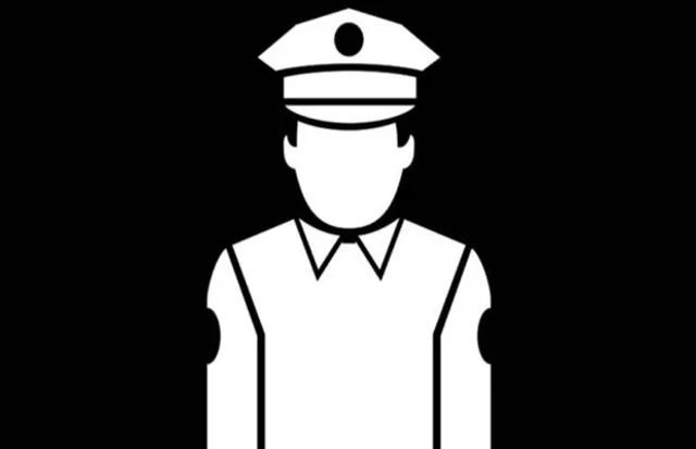 ପୋଲିସ ବର୍ଦ୍ଦିରେ କଳାଦାଗ : ଯାତ୍ରୀବାହୀ ବସ ପଛପଟୁ ଅସଂଯତ ଅବସ୍ଥାରେ କିନ୍ନରଙ୍କ ସହ ଉଦ୍ଧାର ହେଲେ ପୋଲିସ ବାବୁ