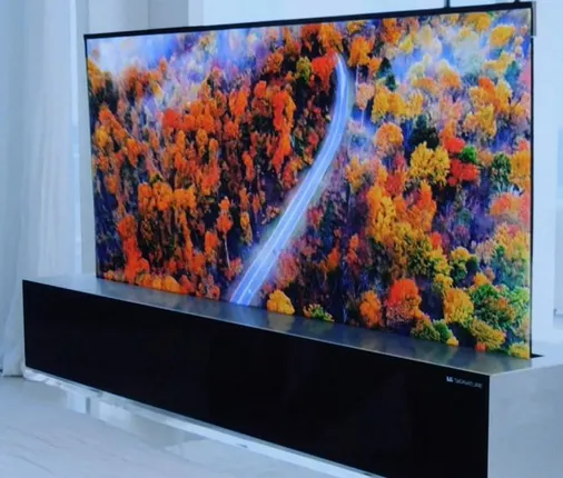 ଚଳିତ ବର୍ଷ ଲଂଚ ହେବ ଦୁନିଆର ପ୍ରଥମ ରୋଲେବଲ ଟିଭି ! ପୋଷ୍ଟର ପରି ମୋଡ଼ି ଡବାରେ ରଖିପାରିବେ