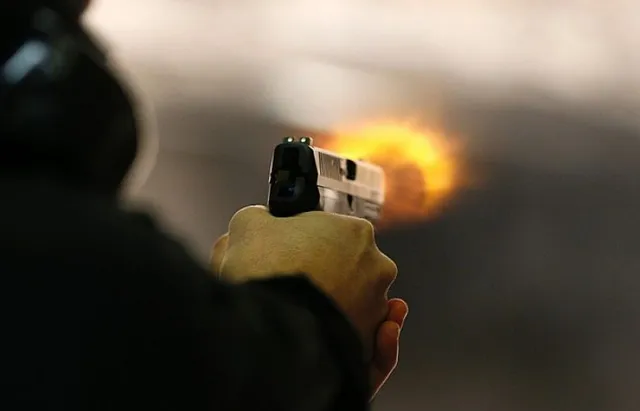 ଆସ୍କାରେ ପୁଣି ଗର୍ଜିଲା ବନ୍ଧୁକ: କଲେଜ ଛକରେ ଅଜଣା ଦୁର୍ବୃତ୍ତଙ୍କ ଗୁଳି ମାଡରେ ସ୍ଥାନୀୟ ବିଜେଡି ନେତାଙ୍କ ମୃତ୍ୟୁ