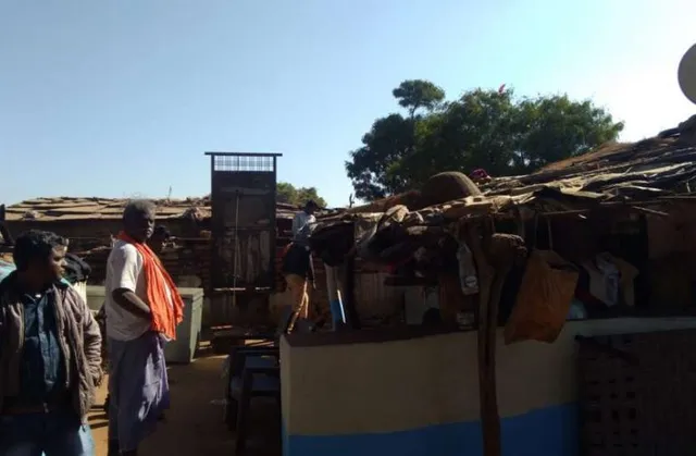 ନେତାଙ୍କ ପଛରେ ଜନତା । କୁଡିଆ ହେଲା କୋଠାଘର । ପଢନ୍ତୁ ଜଣେ ଗରିବ ବିଧାୟକଙ୍କ ହୃଦୟସ୍ପର୍ଶୀ କାହାଣୀ