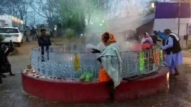 ମକର ସଂକ୍ରାନ୍ତି ଅବସରରେ ଅଟ୍ରି ଉଷ୍ଣପ୍ରସବଣରେ ଶ୍ରଦ୍ଧାଳୁଙ୍କ ଭିଡ । ଅଟ୍ରିର ପବିତ୍ର କୁଣ୍ଡରେ ମାନସିକଧାରୀଙ୍କ  ‘ପୁଅ ପାଇଁ ଗୁଆ ଖୋଜା’