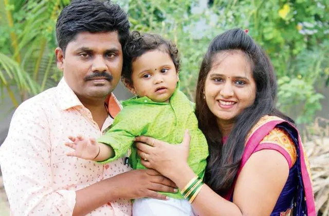 ଗଛ ପାଇଁ ବଂଚିଗଲା କୋମଳମତିର ଜୀବନ ! ମୁମ୍ବାଇରେ ୪ ମହଲା କୋଠା ଉପରୁ ଖସିପଡ଼ିଥିଲା ୧୪ ମାସିଆ ଶିଶୁପୁତ୍ର