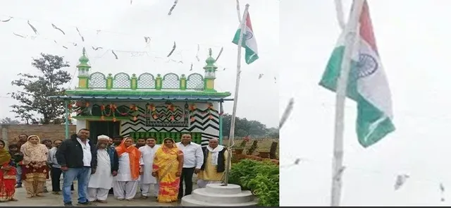 ସାଧାରଣତନ୍ତ୍ର ଦିବସ ଅବସରରେ ଦରଘା ଏବଂ ମସଜିଦରେ ଉଡିଲା ତ୍ରୀରଙ୍ଗା ! ମୌଲବୀ କହିଲେ ଆମେ ହିନ୍ଦୁ ମୁସଲିମ୍ ପଛରେ ପ୍ରଥମେ ଭାରତୀୟ ।