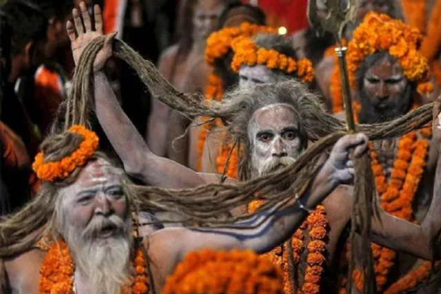 ନାଗା ସାଧୁଙ୍କ ରହସ୍ୟମୟ କାହାଣୀ! ନିଜ ପିଣ୍ଡଦାନ ନିଜେ କରିଥାନ୍ତି, ହିମାଳୟର ବରଫପାତରେ ନଗ୍ନ ହୋଇ କରିଥାନ୍ତିତପସ୍ୟା