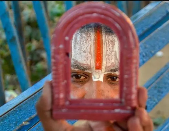 କେବଳ ସାଧନା କ୍ଷେତ୍ରରେ ନୁହଁ ଶ୍ରୀଙ୍ଗାର ପାଇଁ ବି ବେଶ୍ ଚର୍ଚ୍ଚିତ କୁମ୍ଭମେଳାର ଏହି ବାବାମାନେ ! ଶ୍ରୀଙ୍ଗାର ଦେଖିବା ପାଇଁ ଦୂରଦୁରାନ୍ତରୁ ଛୁଟି ଆସନ୍ତି ଲୋକେ ।