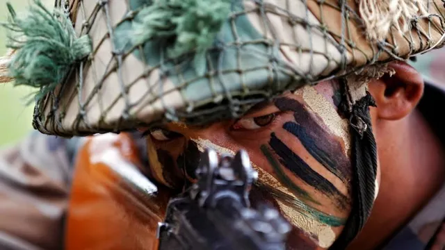 ଭାରତୀୟ ସେନାରେ ଦେଖାଗଲା ଅର୍ଥର ଅଭାବ ! ଟଙ୍କା ଅଭାବରୁ ଯବାନଙ୍କ ଭତ୍ତାକୁ ରୋକିଲେ ଅଧିକାରୀ । 