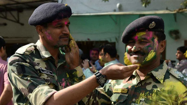 ପୁଲୱାମାରେ ହୋଇଥିବା ଆତ୍ମଘାତୀ ଆକ୍ରମଣରେ ସହିଦଙ୍କ ସମ୍ମାନାର୍ଥେ ଚଳିତ ବର୍ଷ ହୋଲି ଉତ୍ସବ ପାଳନ କରିବ ନାହିଁ ସିଆରପିଏଫ୍ । 