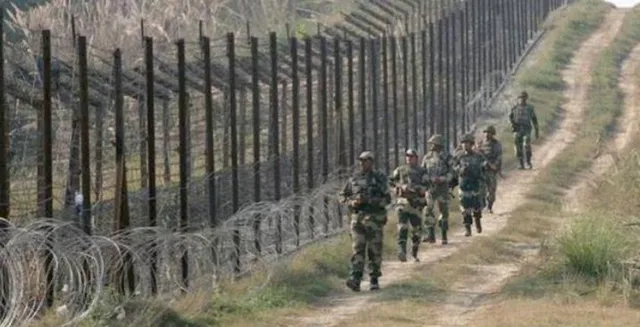 ପାକିସ୍ତାନକୁ ଭାରତୀୟ ସେନାର ଚେତାବନୀ ! ସାଧାରଣ ନାଗରିକଙ୍କ ଉପରକୁ ଗୁଳି ଚଳାଇଲେ ପରିଣାମ ଭୋଗିବ ଶତ୍ରୁଦେଶ