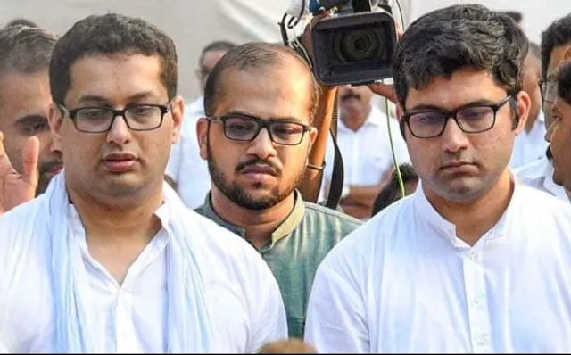 ରାଜନୀତିରେ ପ୍ରବେଶ କରିବେ ମନୋହର ପାରିକରଙ୍କ ଦୁଇ ପୁଅ ! ନିର୍ବାଚନ ଲଢ଼ିବା ନେଇ ଦେଲେ ସଙ୍କେତ