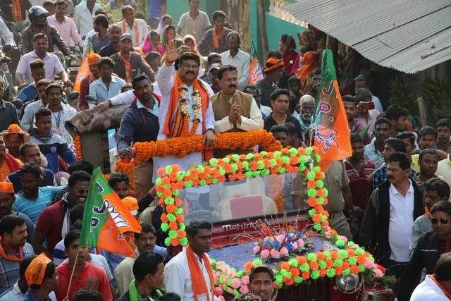 ୨୦୧୯ରେ ନିର୍ବାଚନ ଲଢିବେନି କି ଧର୍ମେନ୍ଦ୍ର? ପାଲଲହଡାରୁ ପ୍ରାର୍ଥୀ ହେଲେ ଅଶୋକ ମହାନ୍ତି । ଆଉ କେଉଁ ଆସନ ଉପରେ ରହିଛି କି କେନ୍ଦ୍ରମନ୍ତ୍ରୀଙ୍କ ନଜର?