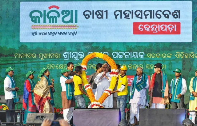 ନିର୍ବାଚନ ପୂର୍ବରୁ ମୁଖ୍ୟମନ୍ତ୍ରୀଙ୍କ ମାରାଥନ ଗସ୍ତ! ୩୮ ଦିନରେ ୨୫ ଜିଲ୍ଲା ଗସ୍ତ କରି ଜନସର୍ମ୍ପକ ବଢାଉଛନ୍ତି ନବୀନ