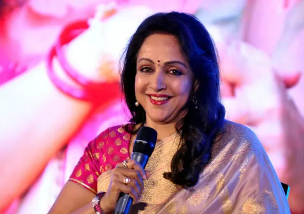 ୧୦୧ କୋଟି ଟଙ୍କାର ମାଲିକାଣି ହେଉଛନ୍ତିି ବିଜେପି ସାଂସଦ ହେମାମାଳିନୀ ! ୫ ବର୍ଷରେ ବଢିଛି ୩୪ କୋଟି ଟଙ୍କାର ସମ୍ପତ୍ତି ।