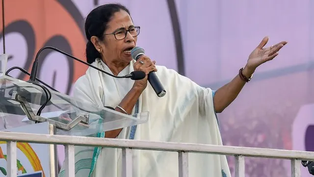 ଦିଦିଙ୍କ ଭବିଷ୍ୟବାଣୀ ! କହିଲେ ସରକାର ଆଗାମୀ ମାସରେ ଆଉ ଏକ ସର୍ଜିକାଲ୍ ଷ୍ଟ୍ରାଇକ୍ କରିପାରନ୍ତି ।