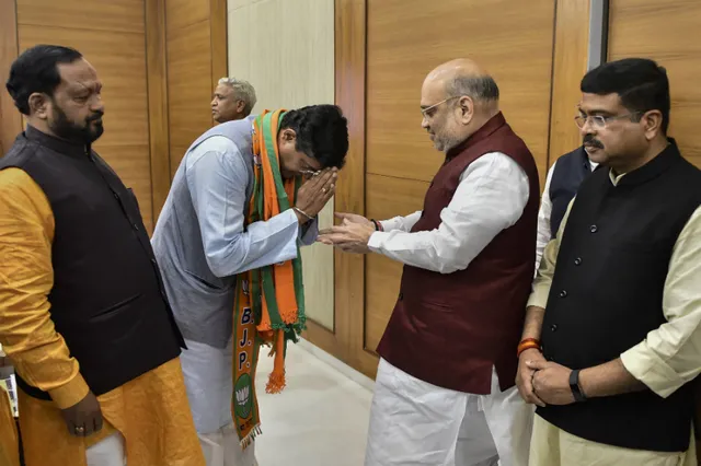 ଗେରୁଆ ରଙ୍ଗରେ ରଙ୍ଗେଇ ଗଲେ ବୈଜୟନ୍ତ । ସୁରକ୍ଷିତ ଶିବିର ଉଦ୍ଦେଶ୍ୟ ନା ରାଜନୀତିରେ ଓଲଟପାଲଟ କରିବାକୁ ରଣନୀତି?