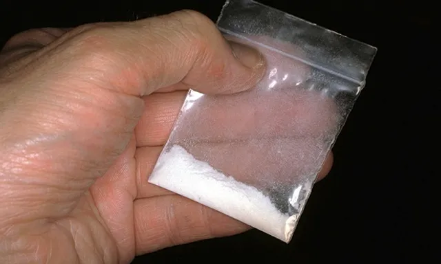 ରାଜ୍ୟରେ କାୟାବିସ୍ତାର କରୁଛି ଧଳାଜହର ! ରାଜଧାନୀପରେ ଏବେ ଅସ୍ତରଙ୍ଗରେ ଚାଲିଛି ବ୍ରାଉନସୁଗାର ବେପାର