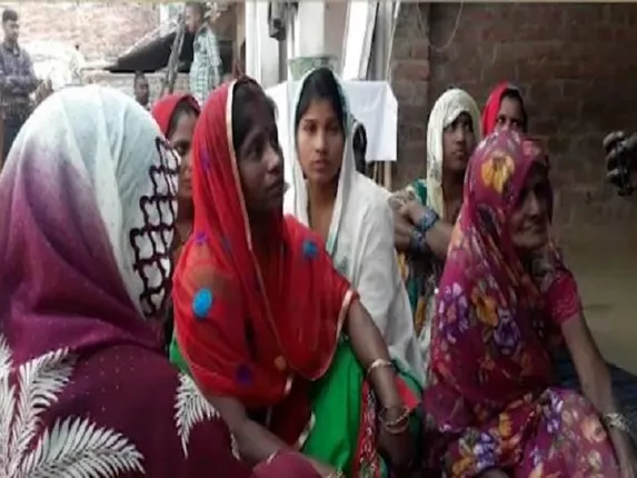 ପୁଲୱାମାରେ ସହିଦ ଯବାନଙ୍କ ୮୦ ବର୍ଷୀୟା ମାଆଙ୍କ ଦାବି : ଏୟାର ଷ୍ଟ୍ରାଇକରେ ମରିଥିବା ଆତଙ୍କବାଦୀଙ୍କ ଶବ ଦେଖାନ୍ତୁ ସରକାର