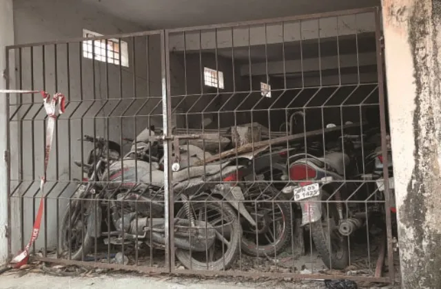 ଥାନା ପାଲଟିଛି କବାଡିଖାନା ! ଜବତ ହୋଇରହିଥିବା ଶତାଧିକ ଗାଡି ଖାଉଛି ଖତ