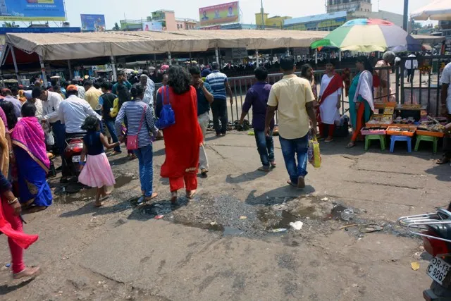 ଶ୍ରୀମନ୍ଦିରର କାର୍ଯ୍ୟାଳୟରେ ଅବ୍ୟବସ୍ଥା ! ଅଇଁଠା ପାଣି ମାଡି ଶ୍ରୀମନ୍ଦିର ମଧ୍ୟକୁ ପ୍ରବେଶ କରୁଛନ୍ତି ଭକ୍ତ