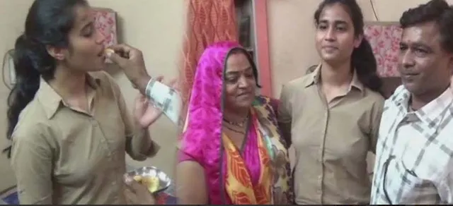 ବାୟୁସେନାରେ ଲଢୁଆ ବିମାନ ଉଡାଇବ ବସଷ୍ଟାଣ୍ଡରେ ଚା’ ବିକ୍ରି କରୁଥିବା ବାପାର ଝିଅ ! ଗର୍ବରେ କୁଣ୍ଢେମୋଟ ହେଉଛି ବାପାଙ୍କ ହୃଦୟ ।