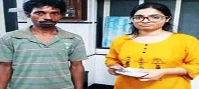 ଏବେ ବି ବଞ୍ଚିଛି ମଣିଷପଣିଆ ! ଟଙ୍କା ଭର୍ତ୍ତି ଥିବା ବ୍ୟାଗ୍ କୁ ମାଲିକକୁ ଫେରାଇଲେ ଅଳିଆସଫା କରୁଥିବା ଏହି ବ୍ୟକ୍ତି ।