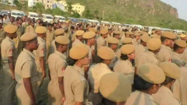 ନିର୍ବାଚନ ପାଇଁ ଗଜପତି ଜିଲ୍ଲା ପୋଲିସ ସଜାଗ : ନକ୍ସଲ ପ୍ରଭାବିତ ଅଂଚଳରେ ୨ ପ୍ଲାଟୁନ ଡିଭିଏଫ ଫୋର୍ସ ମୁତୟନ