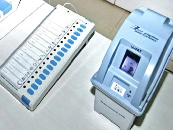 ଆନ୍ଧ୍ରପ୍ରଦେଶର ମୁଖ୍ୟମନ୍ତ୍ରୀ ଏନ୍ ଚନ୍ଦ୍ରବାବୁ ନାଇଡୁ କହିଲେ , କାମ କରୁନାହିଁ ୩୦ ପ୍ରତିଶତ ଇଭିଏମ୍ ! ଇଭିଏମ୍ ଅକାମୀ କାରଣରୁ ଭୋଟ୍ ଦେଇପାରୁନାହାଁନ୍ତି ଭୋଟର୍ ।