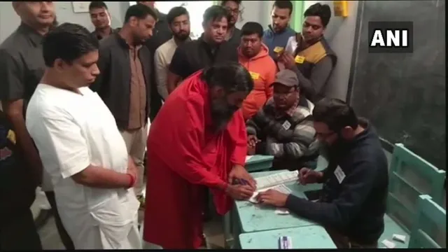 ହରିଦ୍ୱାରରୁ ମତଦାନ ଦେଲେ ଯୋଗଗୁରୁ ବାବା ରାମଦେବ ! ଭୋଟ୍ ଦେବା ପରେ ଏଭଳି ରଖିଲେ ପ୍ରତିକ୍ରିୟା । 