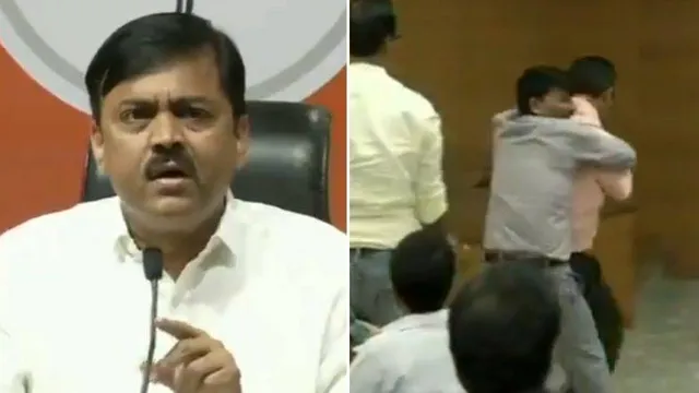 ବିଜେପି କାର୍ଯ୍ୟାଳୟରେ ନେତାଙ୍କ ଉପରକୁ ଜୋତା ଫିଙ୍ଗିଲେ ଯୁବକ । ଭାଇରାଲ ହେଲା ଭିଡିଓ, ଜାଣନ୍ତୁ ନେତା ଜଣକ କିଏ? 