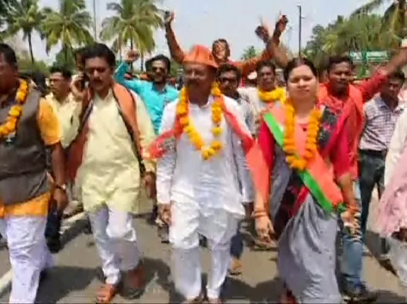 ପ୍ରଚାର ମୈଦାନରେ ଜୋରସୋରରେ ପ୍ରଚାର କରୁଛନ୍ତି ନେତା । ସେପଟେ ପ୍ରଥମ ପର୍ଯ୍ୟାୟ ନିର୍ବାଚନ ପାଇଁ ଜୟପୁର ଓ ମାଲକାନଗିରିରେ ଶେଷ ପର୍ଯ୍ୟାୟରେ ପ୍ରସ୍ତୁତି