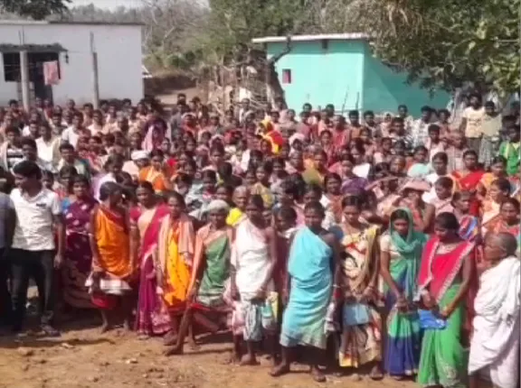 ମତ ଦେଉନାହାନ୍ତି ମତଦାତା । ଗ୍ରାମାଞ୍ଚଳର ସମସ୍ୟା ଦୂର ହୋଇନଥିବାରୁ ଭୋଟ୍ ବର୍ଜନ କଲେ ମାଲକାନଗିରି ମାଥିଲି ଗ୍ରାମବାସୀ ।