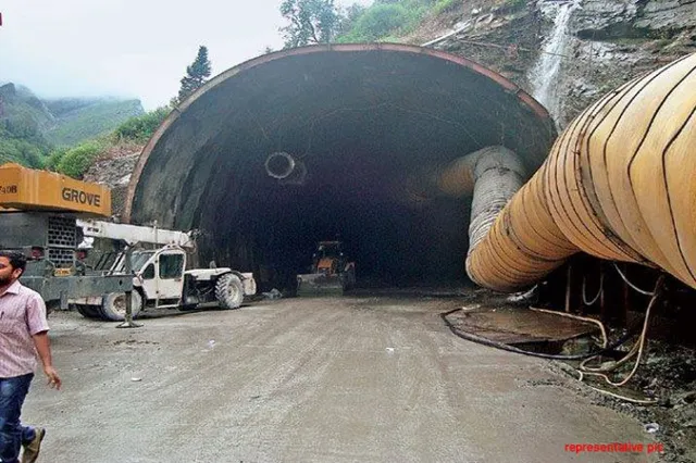 ପାକିସ୍ତାନ ଏବଂ ଚୀନ୍ କୁ କଡା ଟକ୍କର ଦେବା ପାଇଁ ଅଣ୍ଟା ଭିଡିଲା ଭାରତ ! ବର୍ଡରରେ ପ୍ରସ୍ତୁତ ହେବ ୪ ଟି ସୁଡଙ୍ଗ,ପ୍ରତିକୂଳ ପରିସ୍ଥିତିରେ ଭାରତୀୟ ସେନାର ଦେବ ସାଥ୍