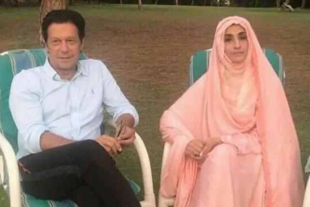 ପାକ୍ ପ୍ରଧାନମନ୍ତ୍ରୀ ଇମରାନ୍ ଖାନଙ୍କ ବୈବାହିକ ଜୀବନ ଉପରେ ପ୍ରୋଗ୍ରାମ ପ୍ରସାରଣ କଲା ପାକ୍ ଟିଭି ଚ୍ୟାନେଲ୍ ! ଲାଗିଲା ୧୦ ଲକ୍ଷ ଟଙ୍କାର ଜରିମାନା