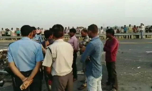 ଆଗ୍ରା-ଲକ୍ଷ୍ନୌ ଏକ୍ସପ୍ରେସୱେରେ ଟ୍ରକ୍-ବସ୍ ଦୁର୍ଘଟଣା : ୭ ମୃତ, ୩୪ ଆହତ