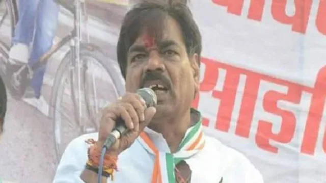 କଂଗ୍ରେସ ନେତାଙ୍କ ବିବାଦୀୟ ବୟାନ୍ ! କହିଲେ , ଓଠରେ ଲିପଗାର୍ଡ ଲଗାଇ କ୍ୟାଟ୍ ୱାକ କଲା ଭଳି ମଡେଲିଂ ଅନ୍ଦାଜରେ ଚାଲୁଛନ୍ତି ମୋଦି ।