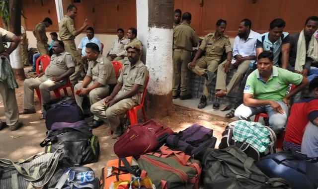 ନିର୍ବାଚନ ପାଇଁ ସୁରକ୍ଷା ବଳୟରେ ରାଜଧାନୀ : ବିଳମ୍ବିତ ରାତିରେ ବିଭିନ୍ନ ଛକ, ସହରର ପ୍ରବେଶ ପଥରେ ଚେକିିଂ କଡ଼ାକଡ଼ି