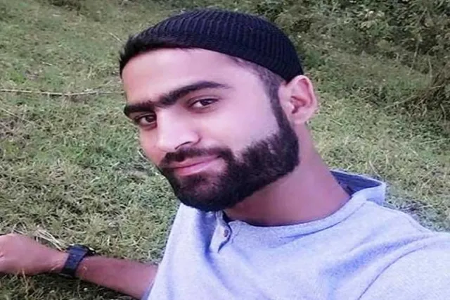 ଜମ୍ମୁ-କାଶ୍ମୀରରେ ଛୁଟିରେ ଘରକୁ ଆସିଥିବା ଯବାନଙ୍କୁ ହତ୍ୟା ! ଘରେ ପଶି ଗୁଳି କରି ହତ୍ୟା କଲେ ଆତଙ୍କବାଦୀ ।