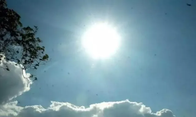 ରାଜ୍ୟରେ ଗ୍ରୀଷ୍ମପ୍ରଭାବ ଜାରି ! ୧୦ ସହରର ତାପମାତ୍ରା ୩୯ ଡିଗ୍ରୀ ଉପରେ